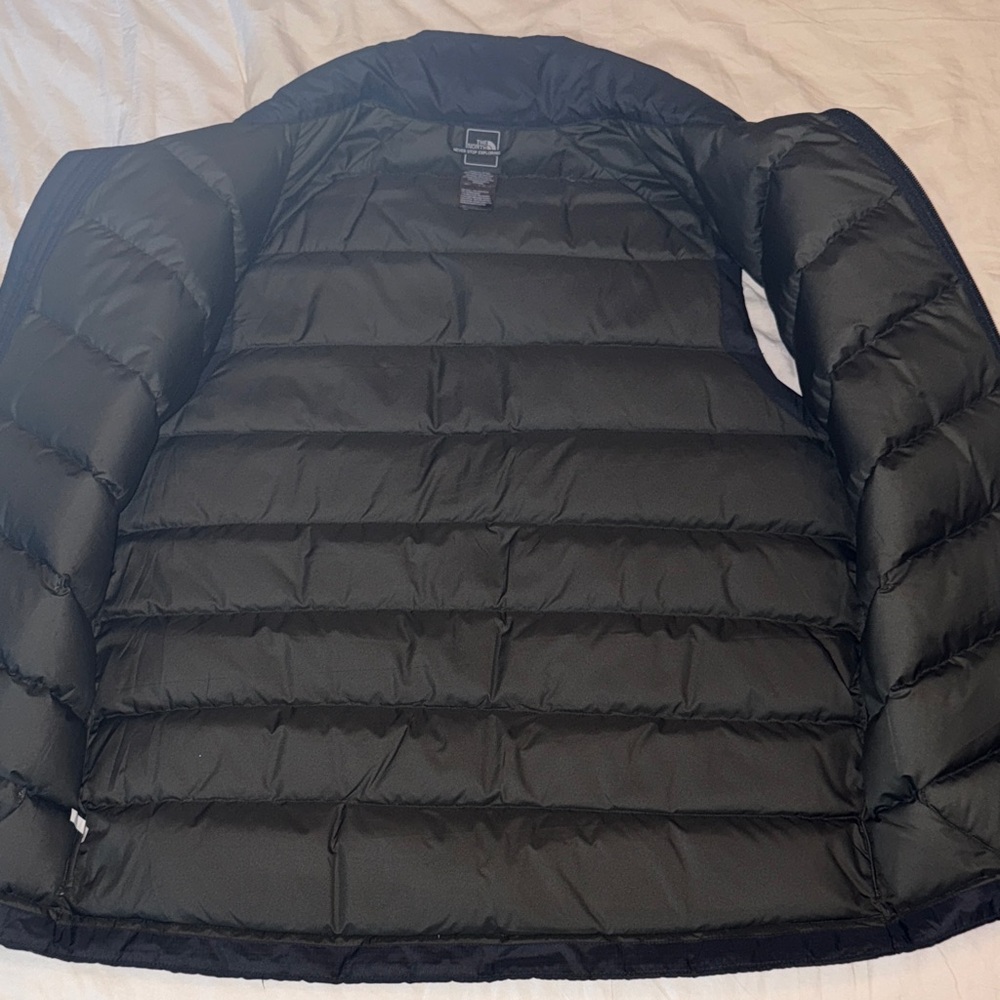 The North Face Men's Dark Puffer Vest - Picture 2 of 3